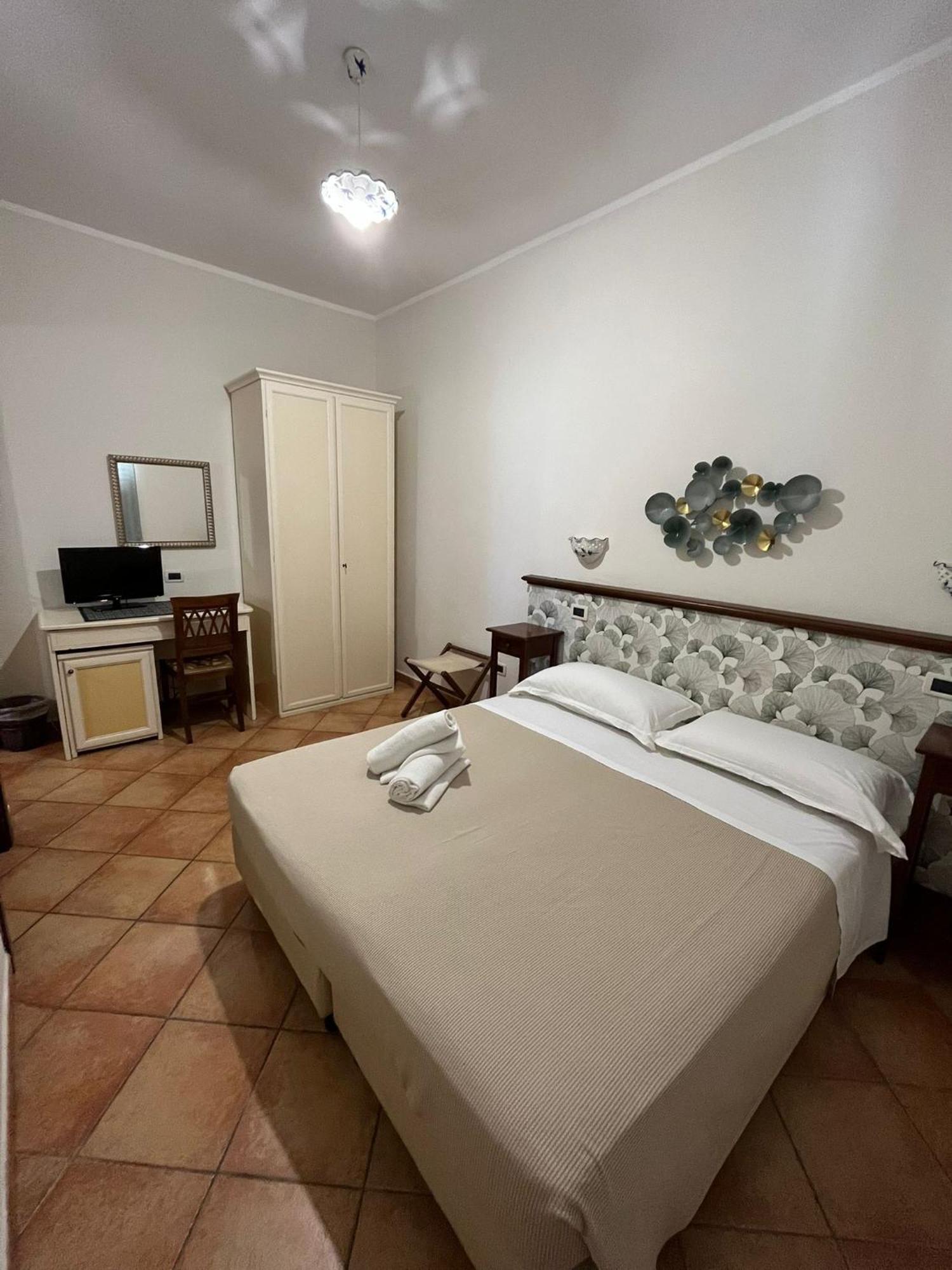 Dormo Da Lia Borgo San Nicola Hotel Mandra Capreria Exterior photo